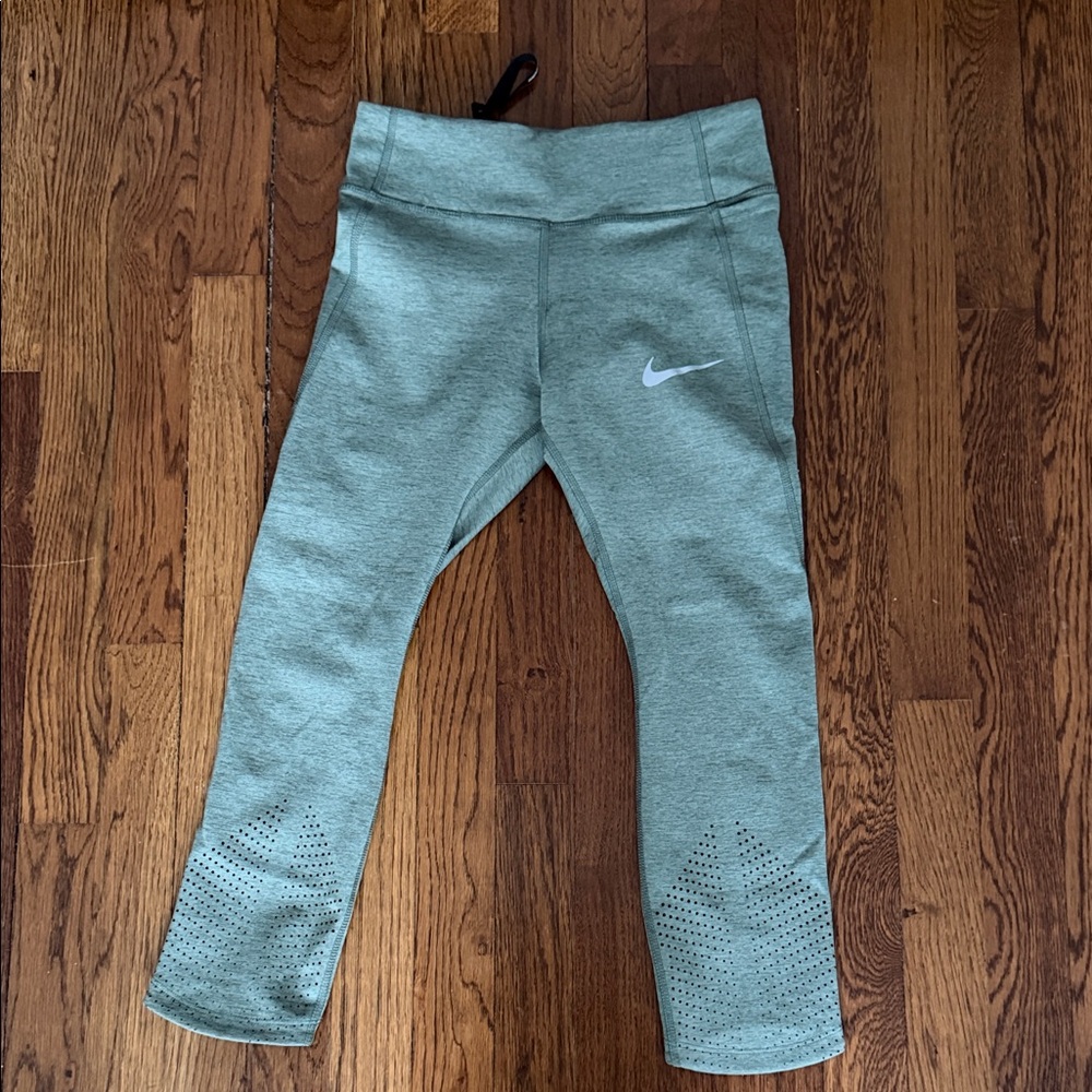 Nike Women Capri Leggings